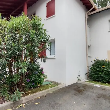 1 Bedroom Private Garden And Pool Apartment *