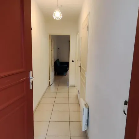 Apartment 1 Bedroom Private Garden And Pool *