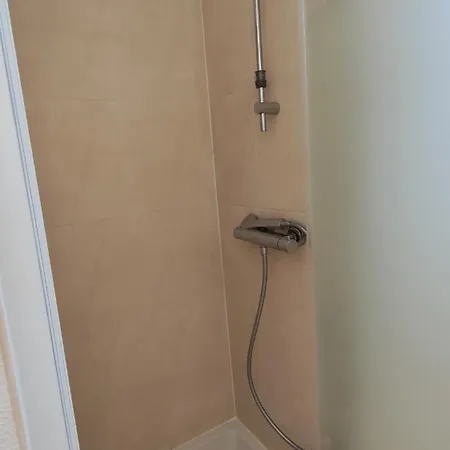 1 Bedroom Private Garden And Pool *