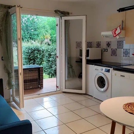 1 Bedroom Private Garden And Pool